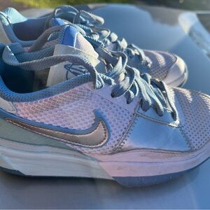 Nike Women's Light Blue and Gray Sneakers